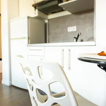 Apartment 402 - L'herblinois - Wifi - Proche Tram