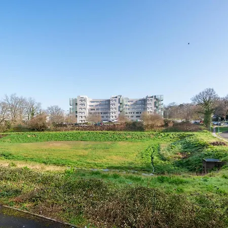 402 - L'herblinois - Wifi - Proche Tram Appartement