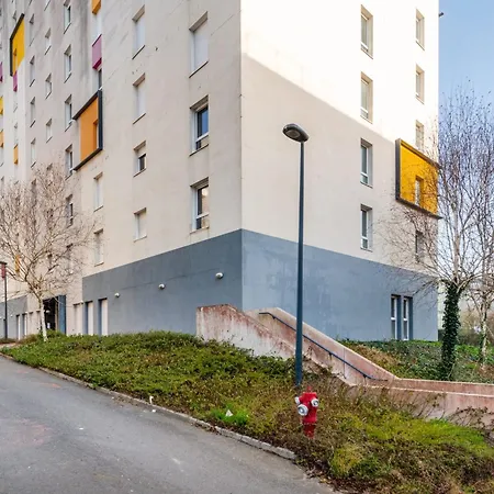 Appartement 402 - L'herblinois - Wifi - Proche Tram *